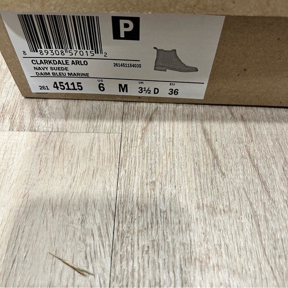 Clarkdale Arlo Navy Suede Boot 6M (Chelsea Boot) - Picture 8 of 8